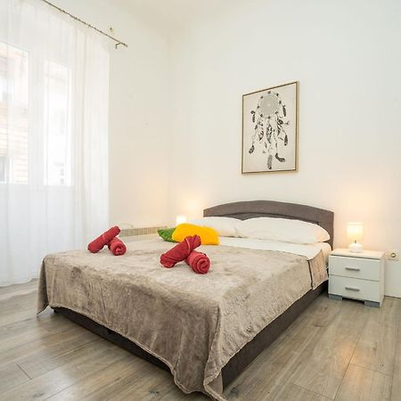 Apartments Lucija & Katia Рийека Екстериор снимка