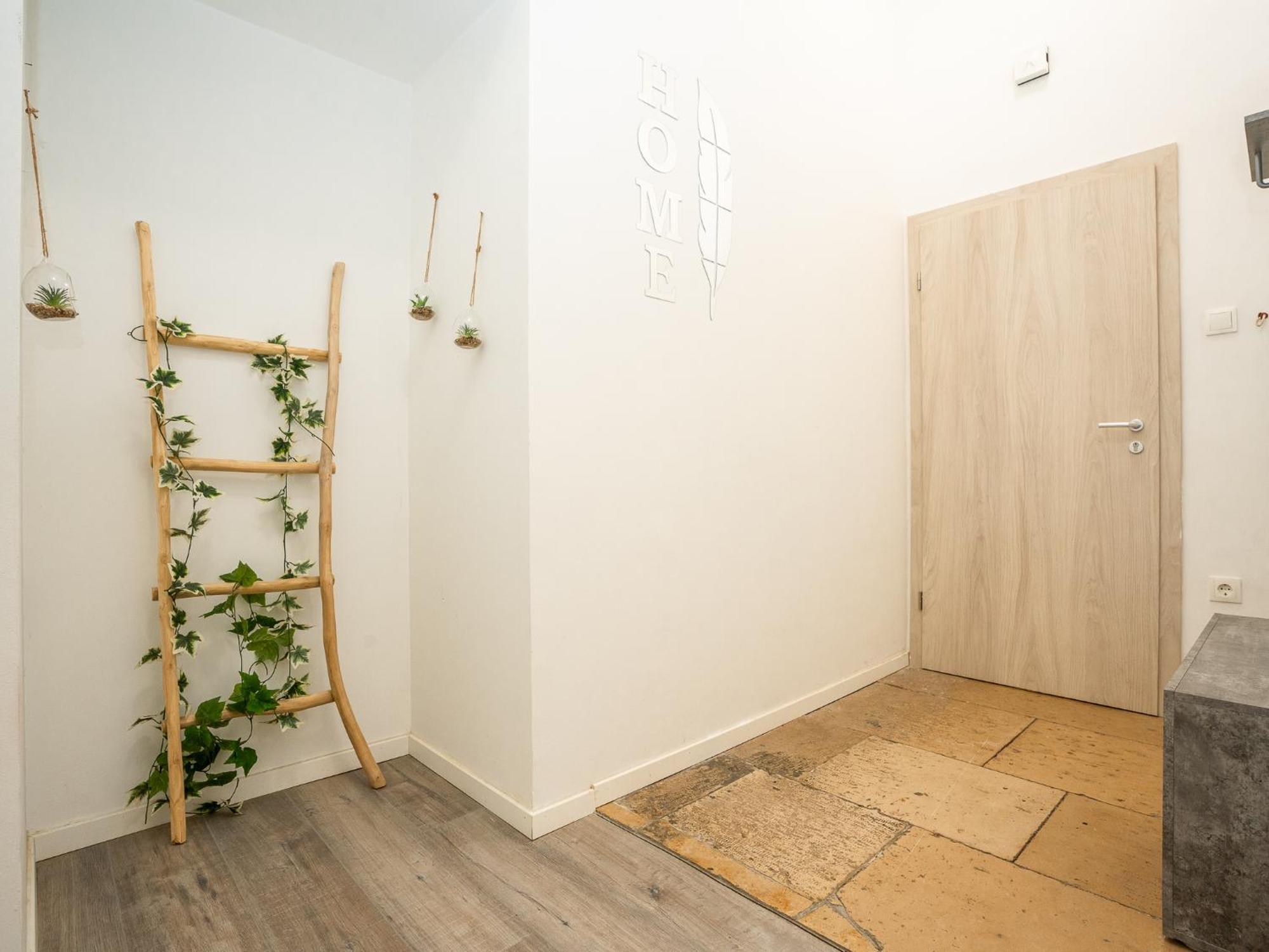 Apartments Lucija & Katia Рийека Екстериор снимка
